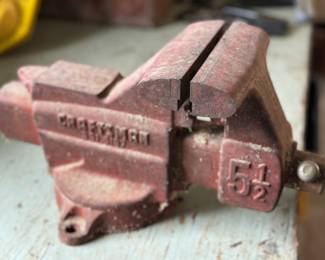 Vintage Craftsman heavy-duty swivel bench vise