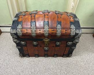 Camelback steamer trunk