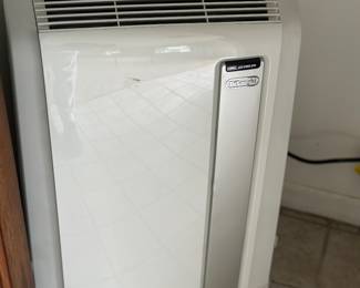 De'Longhi Pinguino portable air conditioner unit