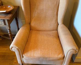 $220. Vintage wing back chair. 29"w x 30"d x 37"h
