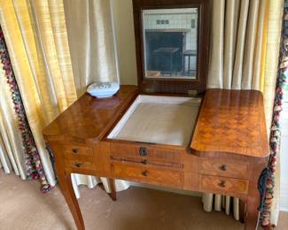 View with mirror open.