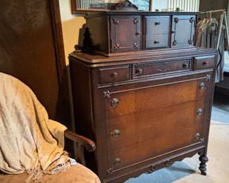 1920s dresser