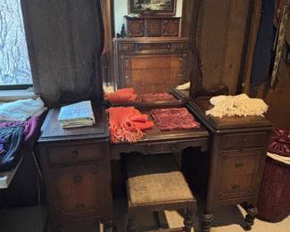 1920s vanity