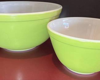 Pyrex Verde Mixing Bowls - Avocado Green