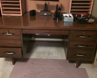 Mid-Century Modern Walnut Executive Desk by Broyhill Sculptra