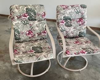 Patio Swivel Chairs with Floral Cushions