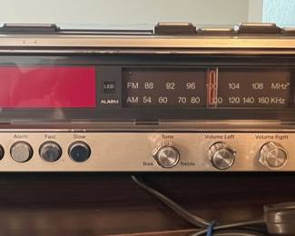 Vintage Lloyd's AM/FM Stereo Clock Radio