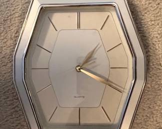 Octagonal Quartz Clock