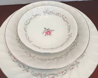 Royal Swirl Fine China of Japan Set
