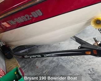 Bryant Bowrider Boat second image