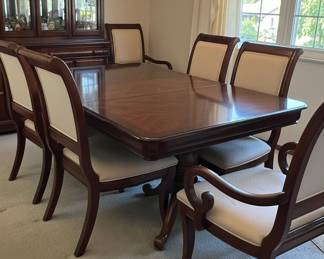 Thomasville Style Furniture King Street Collection Dining Set