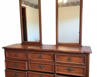 Sumter Cabinet Company Style Traditional Dresser with Mirror
