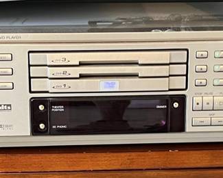 JVC XV-M567 3-DVD Player