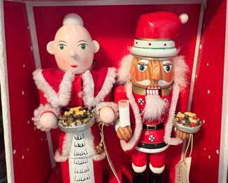 Mr. and Mrs. Claus Nutcracker Set