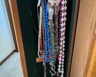 Hannah Accents Fashion Necklaces