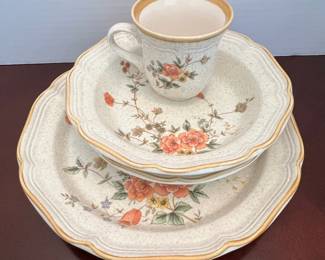 Mikasa Garden Club Silk Bouquet EC 463 Dinnerware