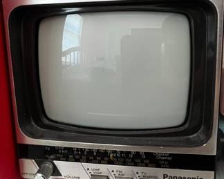 Panasonic TR-5111T AC/DC 4-Way Portable Television and Radio