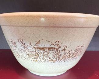 Pyrex Forest Fancies Mushroom Mixing Bowl