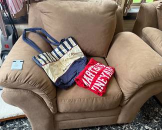 Art Van Lounge Chair 