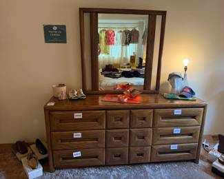 Lane Dresser with Mirror