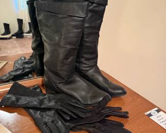 Women's Shoes & Gloves 