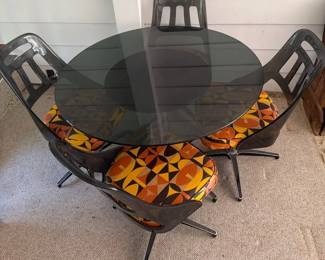002 Retro Mid Century Modern Dining Set Glass Top Table And Four Lucite Chairs