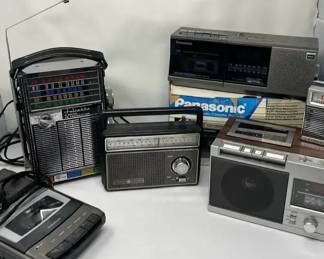 Vintage Radios  Cassette Players Juliette, General Electric, Panasonic, RadioShack