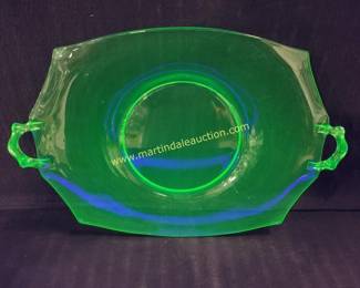 Vintage vaseline uranium glass serving tray