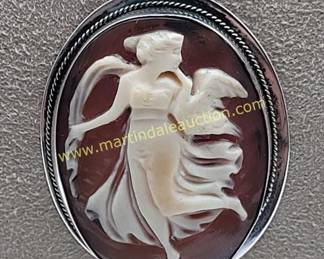 Vintage sterling silver cameo pendant 