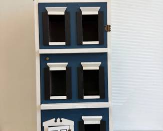 Lot 6233  Vintage Dollhouse  112 Scale  Front Opening  3 Story