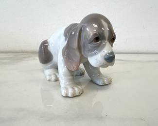 Lot 6524  Lladro Porcelain Beagle Puppy Figurine