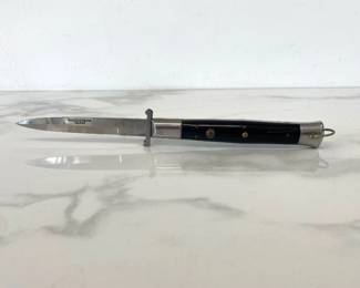 Lot 6321  Vintage Italian Switchblade Knife  Rizzuto Estileto Milano