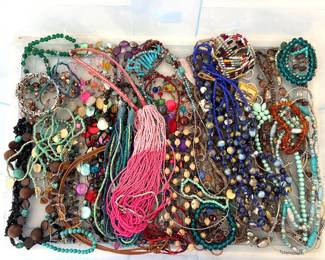 Lot 6183  Vintage Costume Jewelry
