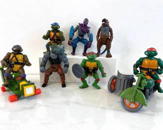 Lot 6463  Vintage Teenage Mutant Ninja Turtles Toys