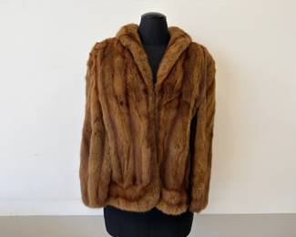 Lot 6480  Vintage Womens Belks French Room Fur Cape Coat