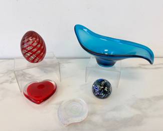 Lot 6488  Art Glass Paperweights Bowl
