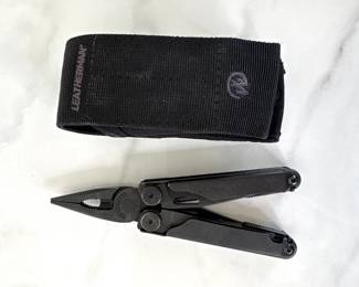 Lot 6093  Leatherman Wave Multi Tool in Case