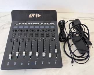 Lot 6340  Avid S1 Compact 8fader Control Surface Pro Audio Music Recording