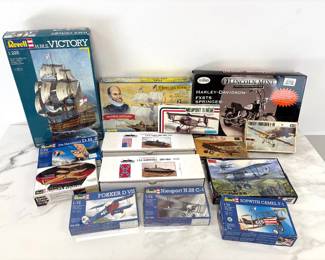 Lot 6091  Vintage Toy Model Kits  Revell Roden More