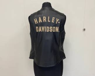 Lot 6127  Harley Davidson Size Large Womens Leather Vest