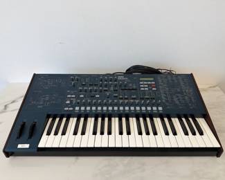 Lot 6335  KORG MS2000 Analog Modeling Synthesizer Keyboard Pro Audio Music Recording
