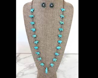 Lot 6138  Native American Zuni Turquoise Fetish Bear Necklace