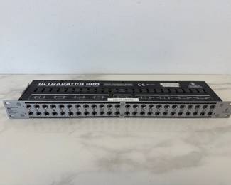 Lot 6379  Behringer UltraPatch Pro 48Point Patchbay PX3000 Pro Audio Music Recording