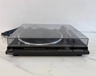 Lot 6364  Technics Quartz SLQD22 Direct Drive Turntable Pro Audio Music