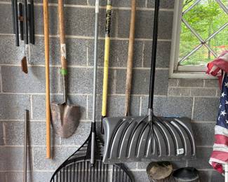 Garden and yard tools 