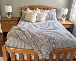 Ethan Allen bed with nightstands - matching dresser also available