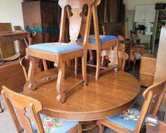 Vintage Oak Dining Table w/ 6 Needle point Upholstered Chairs & 2 Leafs