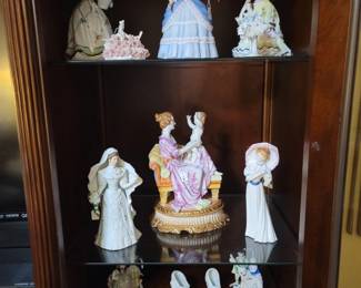 Dresden Figurine(middle)