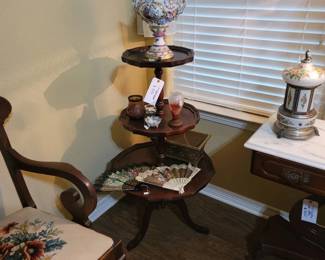 Vintage 3-Tier Mahogany Dumb Waiter Table