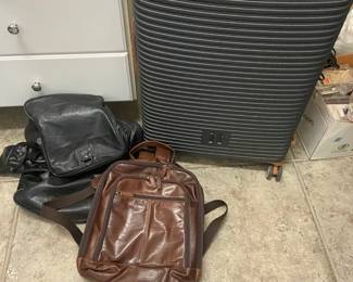 Super Sized Suitcase From It And Two Nice Leather Bag
